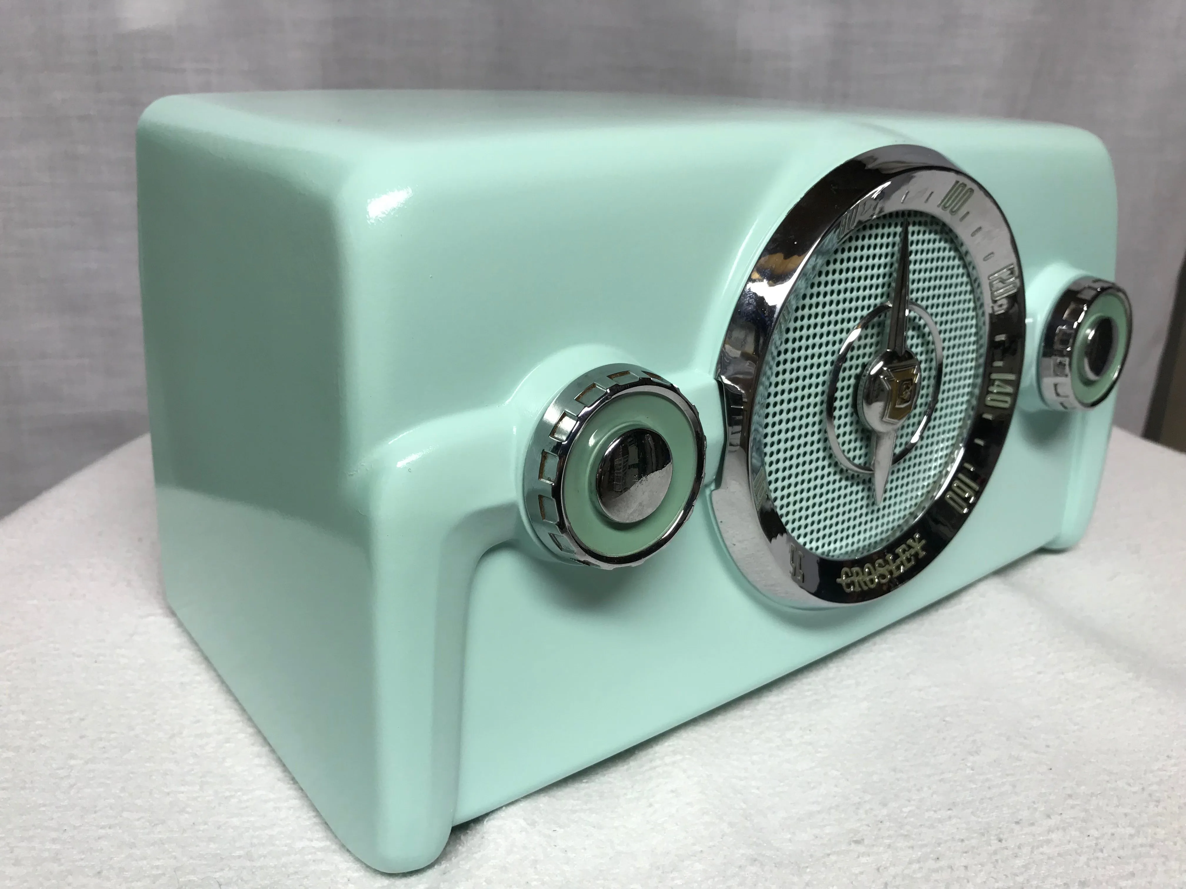 1950 Crosley 10-139 "Dashboard" Tube Radio With Bluetooth input.
