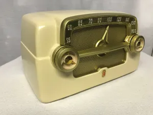 1953 Crosley E-15 "Dashboard" Tube Radio With Bluetooth input.