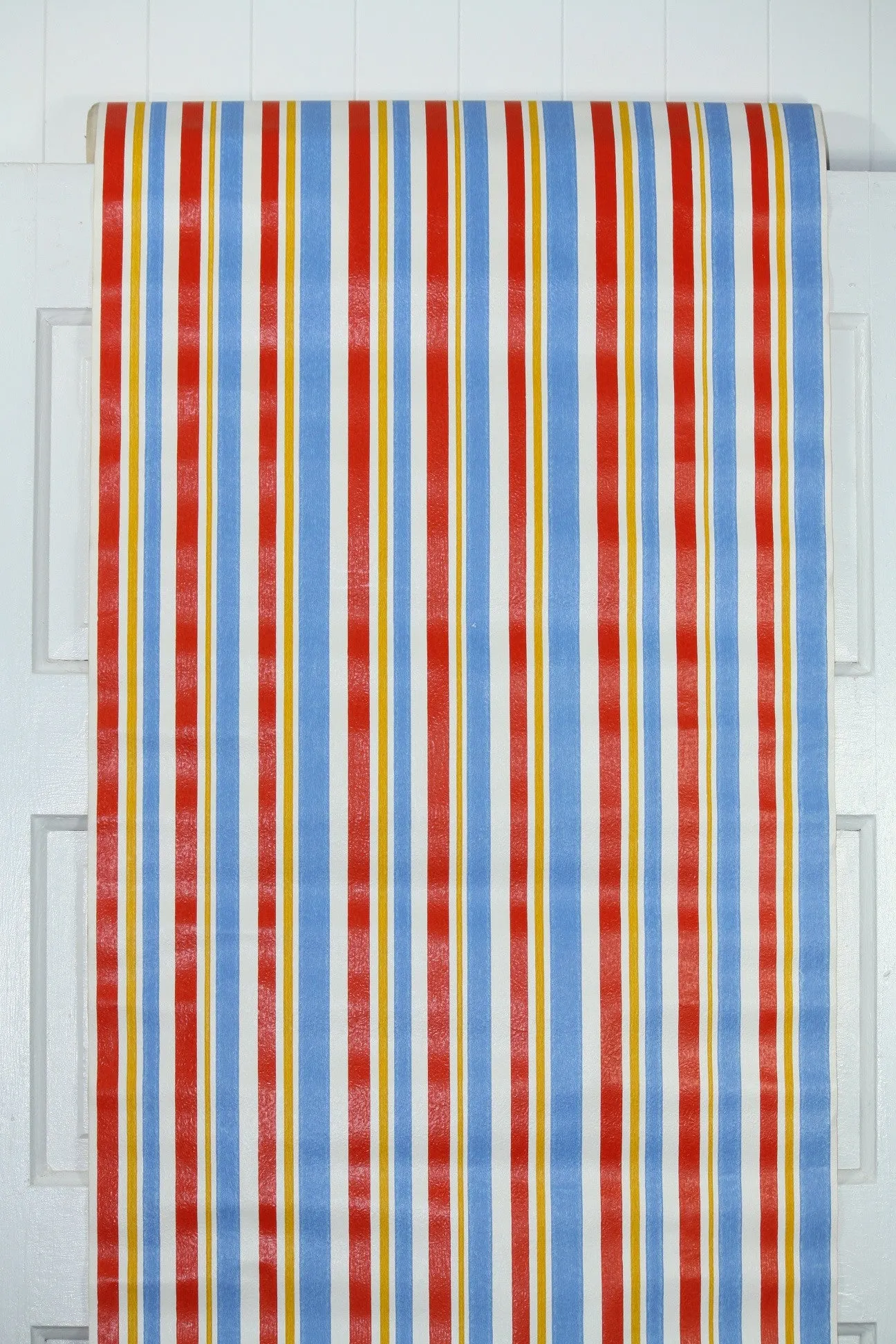 1970s Stripe Vintage Wallpaper