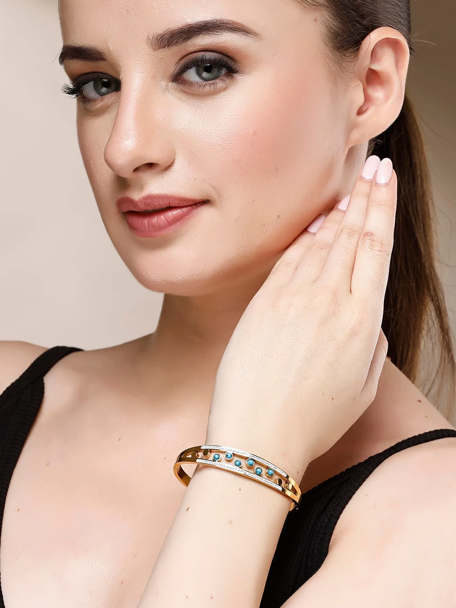 Bohey by KARATCART Gold-Plated Turquoise & Cubic Zirconia Studded Bangle-Style Bracelet for Women