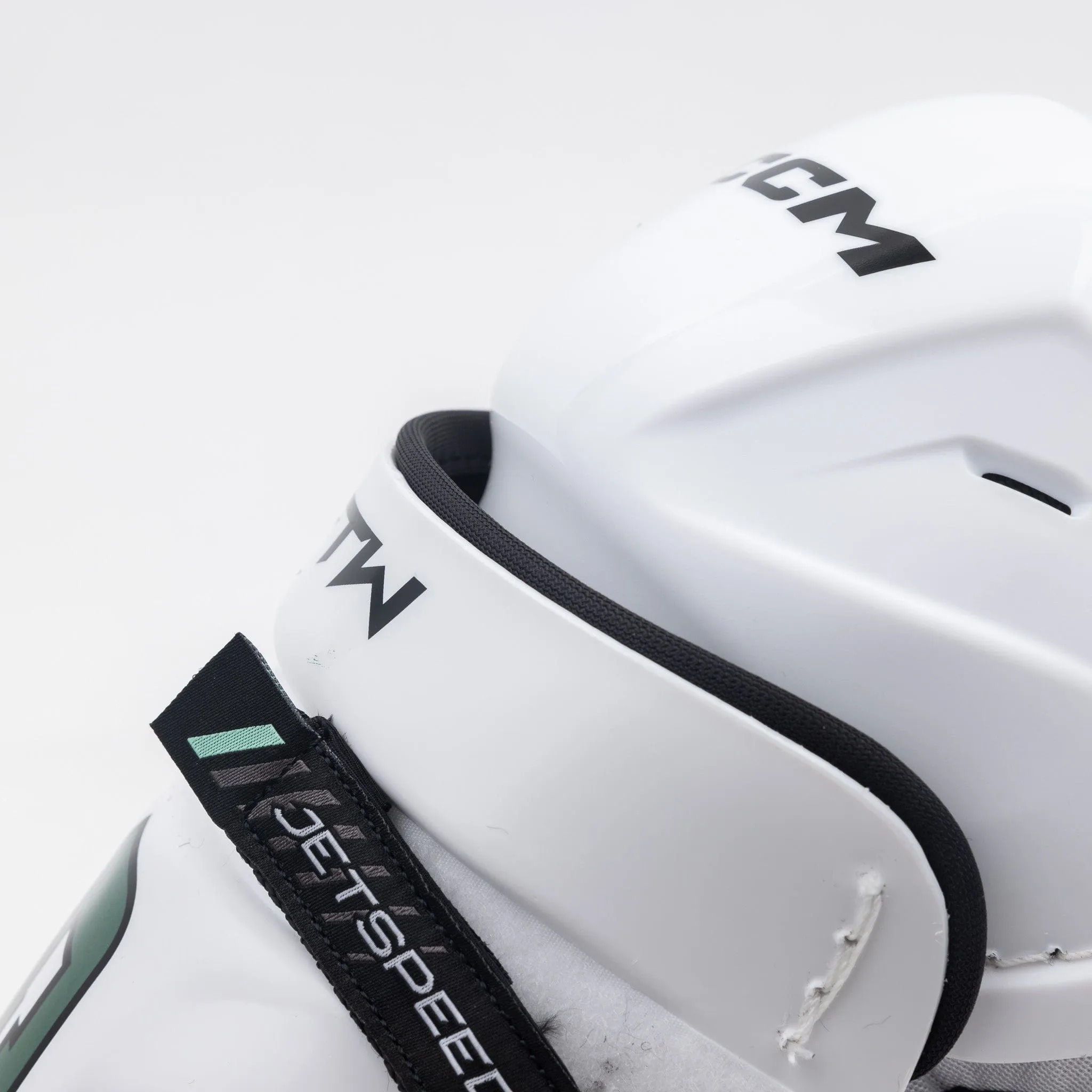 CCM Jetspeed FTW Senior Hockey Shin Guards