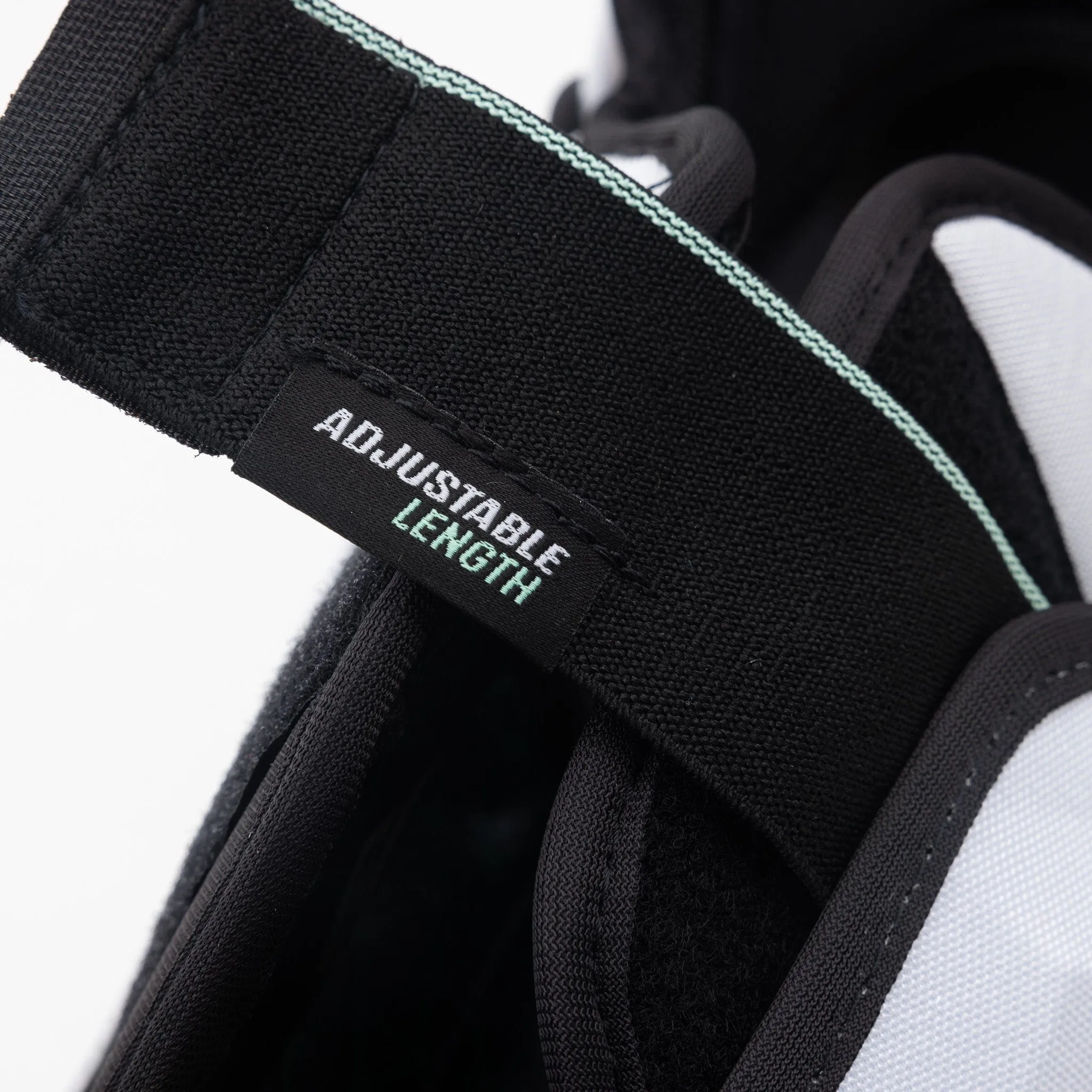 CCM Jetspeed FTW Senior Hockey Shin Guards