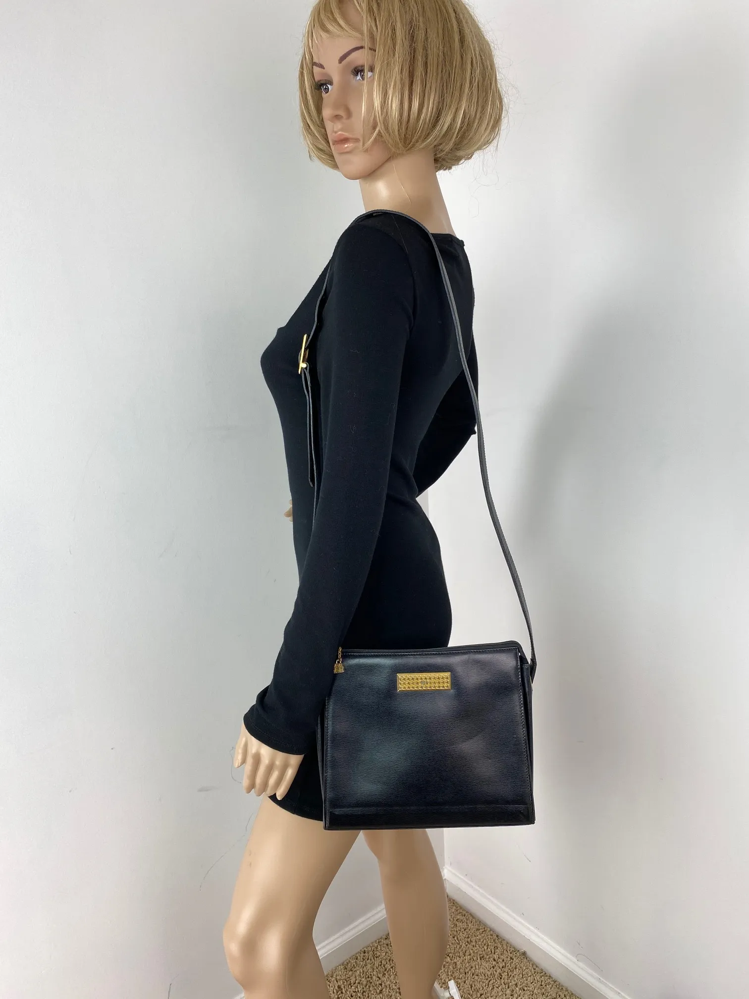 CHRISTIAN DIOR Black  Leather Adjustable Shoulder Bag Authentic Pre owned