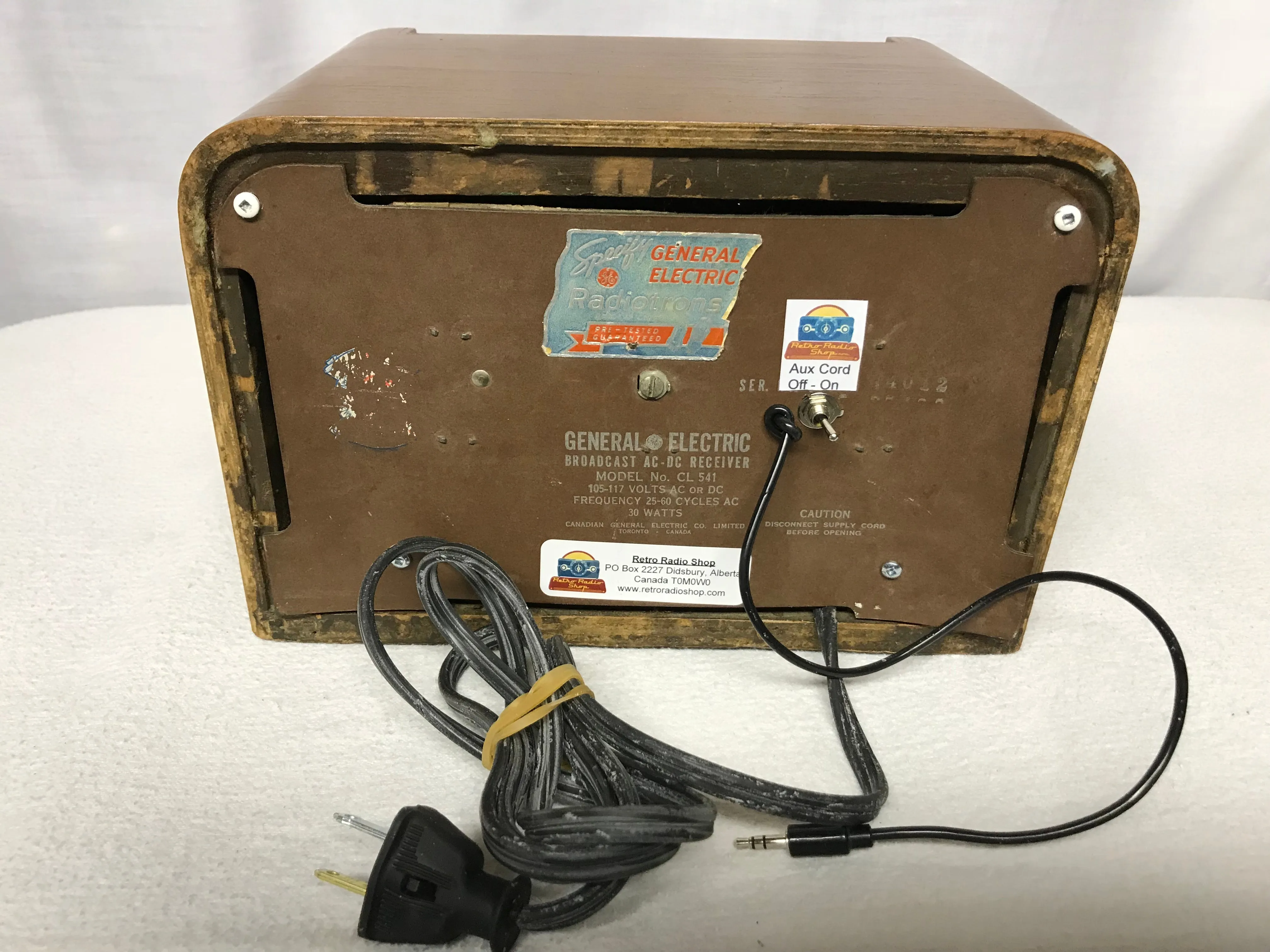 General Electric CL-541 Tube Radio With Bluetooth input.