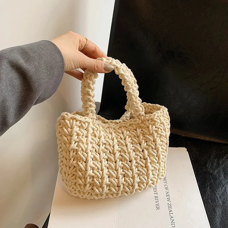 Handmade Woven Women's Bag 2024 New Fashion, Leisure and Popular Beach Bag Handbag, Exquisite Grass Woven Bag