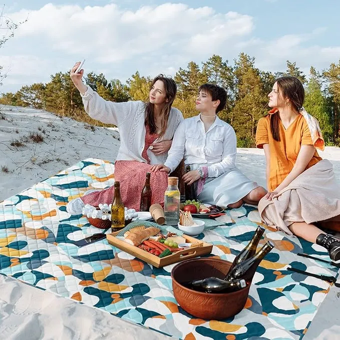 Hooded Outdoor Blanket, Extra Large 82"x 55" Waterpoof Camping Blanket, Quilted, Thick Fleece, Warm, Windproof, Sand Proof, Portable and Wear-Resistant, Perfect for Stadium, Picnic, Camping…