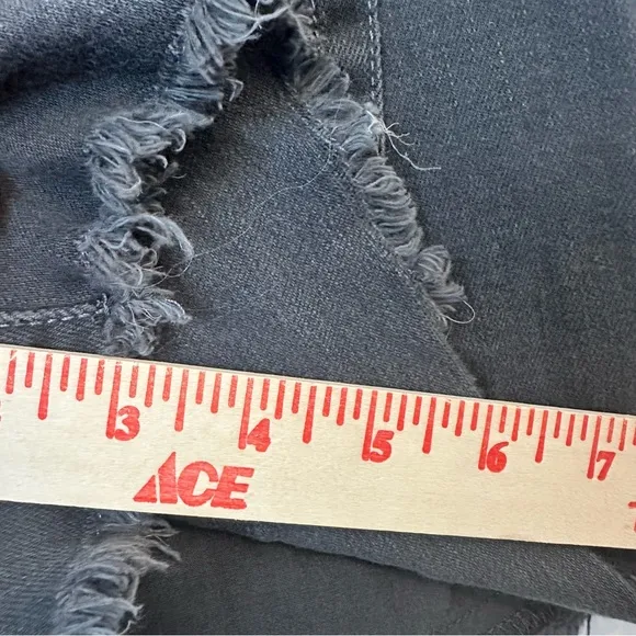 Joe’s Jeans Lisbeth Black Denim Shorts 28