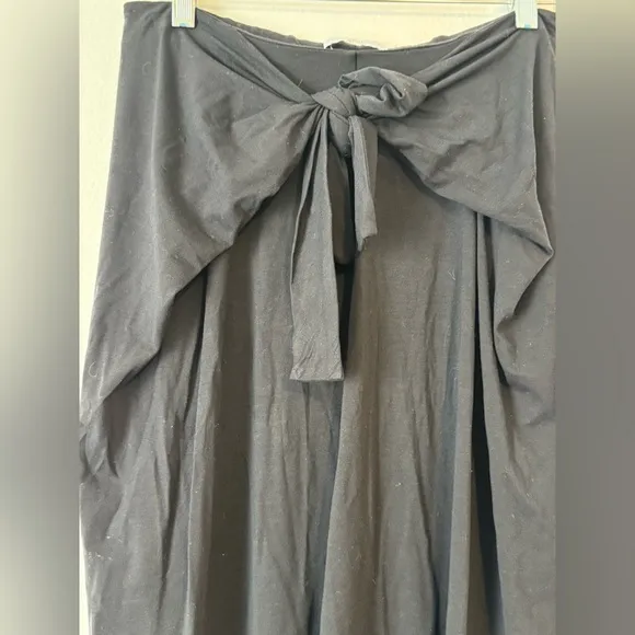 MM Lafleur Mid Length front tie skirt size L