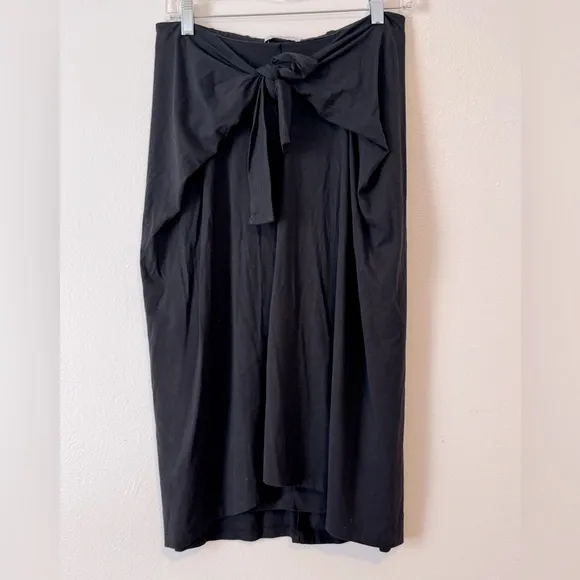 MM Lafleur Mid Length front tie skirt size L