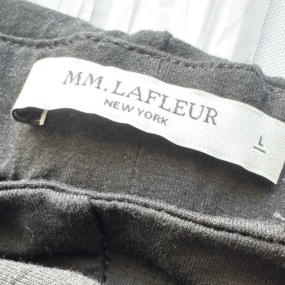 MM Lafleur Mid Length front tie skirt size L