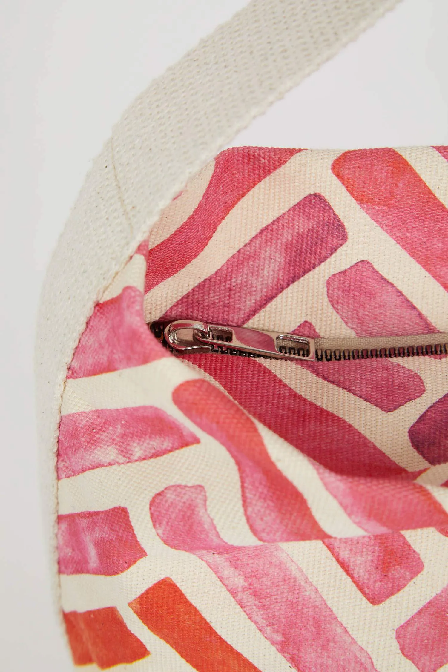 Nefes Istanbul X Defacto Patterned Handbag