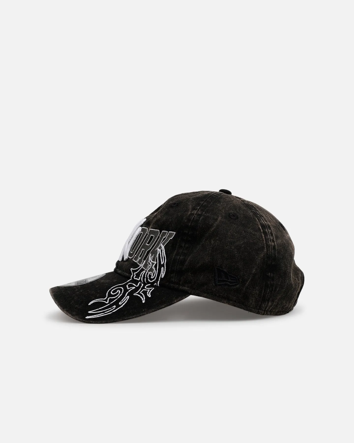New Era New York Yankees 'Tribal' Classic Casual Strapback Washed Black