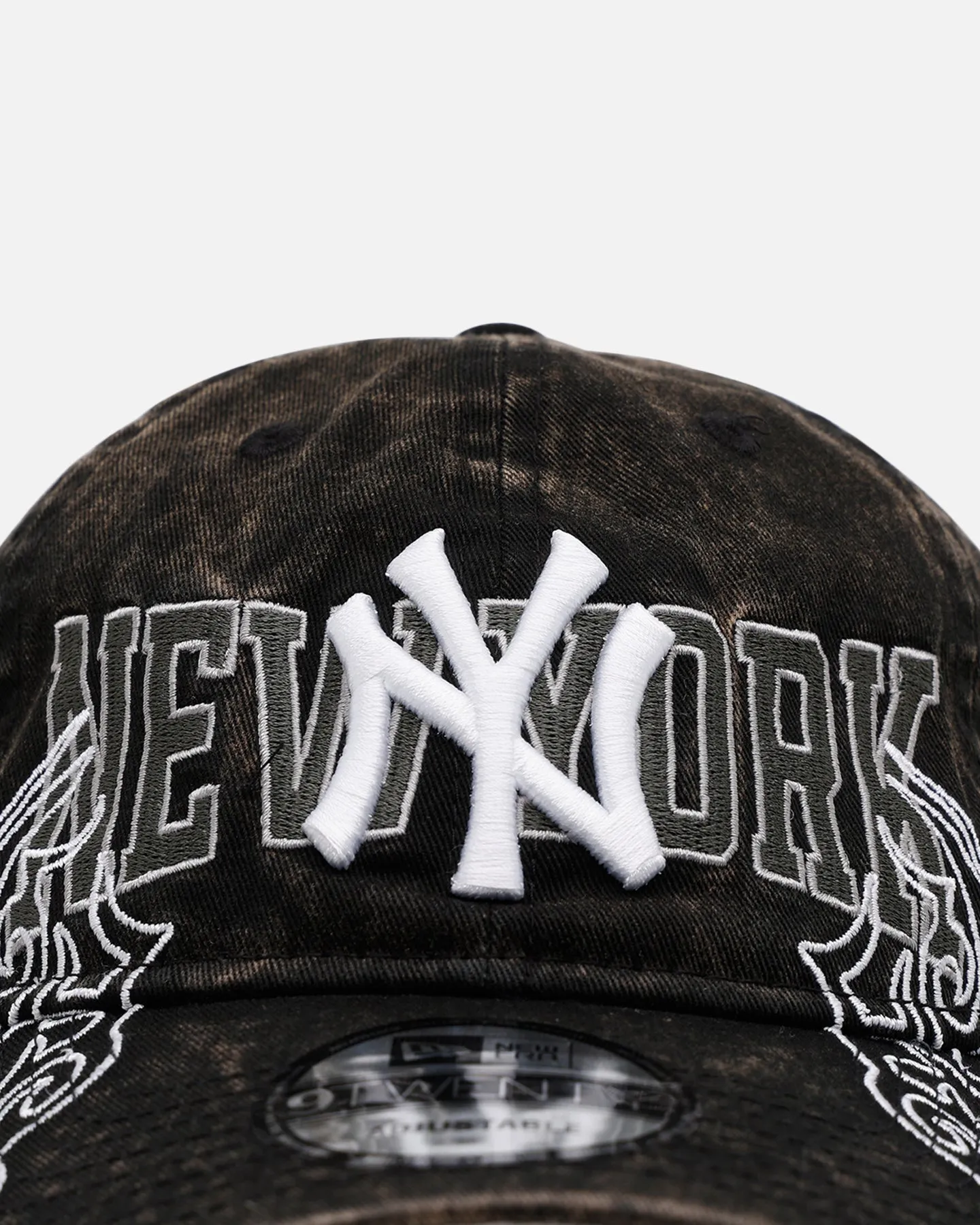 New Era New York Yankees 'Tribal' Classic Casual Strapback Washed Black