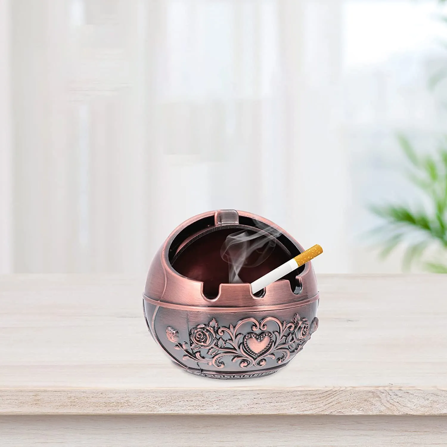 NYTRYD Ashtray Retro Ashtray Creative Personality Trend Household Living Room Anti Fly Ash Sealed Ashtray With Cover Light Luxury Ashtray