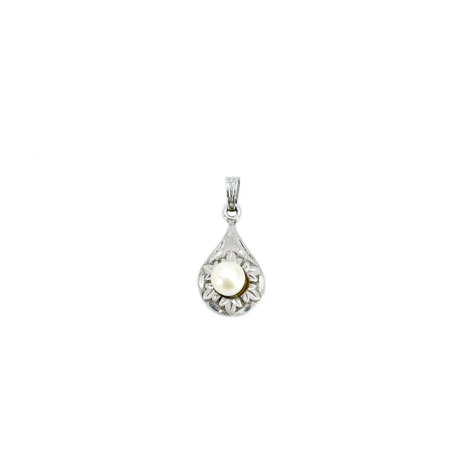 Petite Vintage Snowflake Japanese Saltwater Cultured Akoya Retro Pendant- Sterling Silver