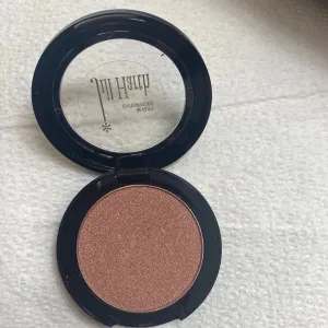 Pink Bronze Molten Powders for Eyes & Cheeks