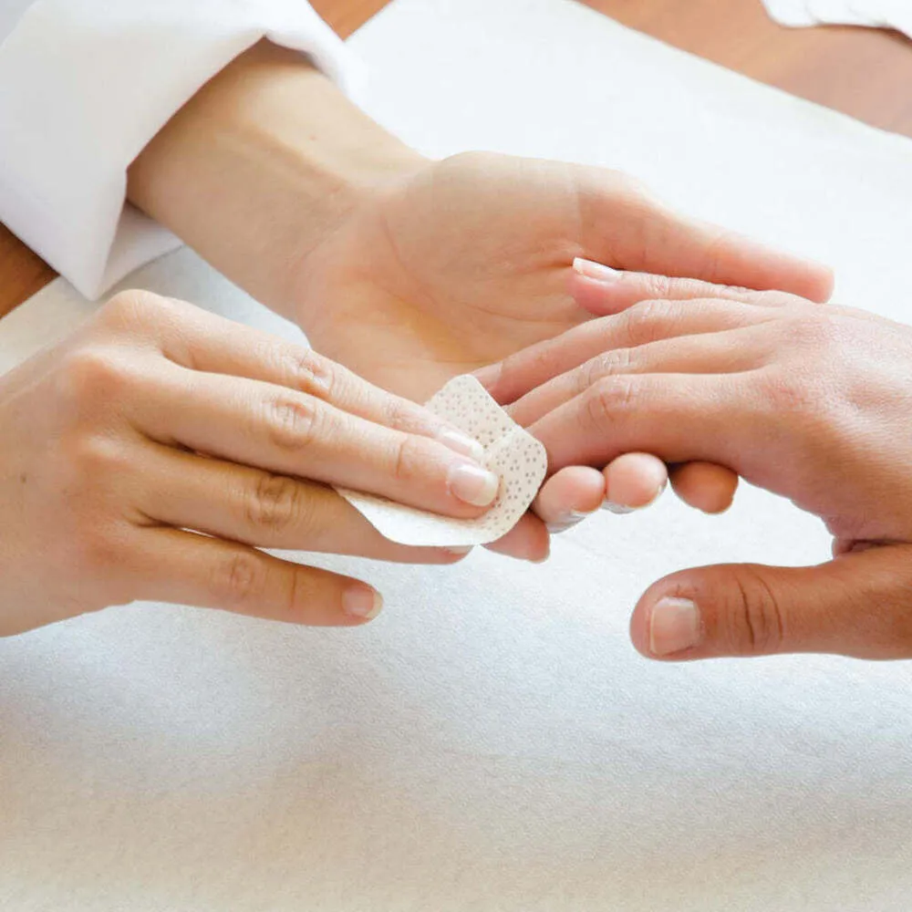 Professional Lint-Free 2" X 2" Nail Wipes / 200 Wipes Per Bag, 24 Bags Per Case = 4,800 Nail Wipes by HandsDown