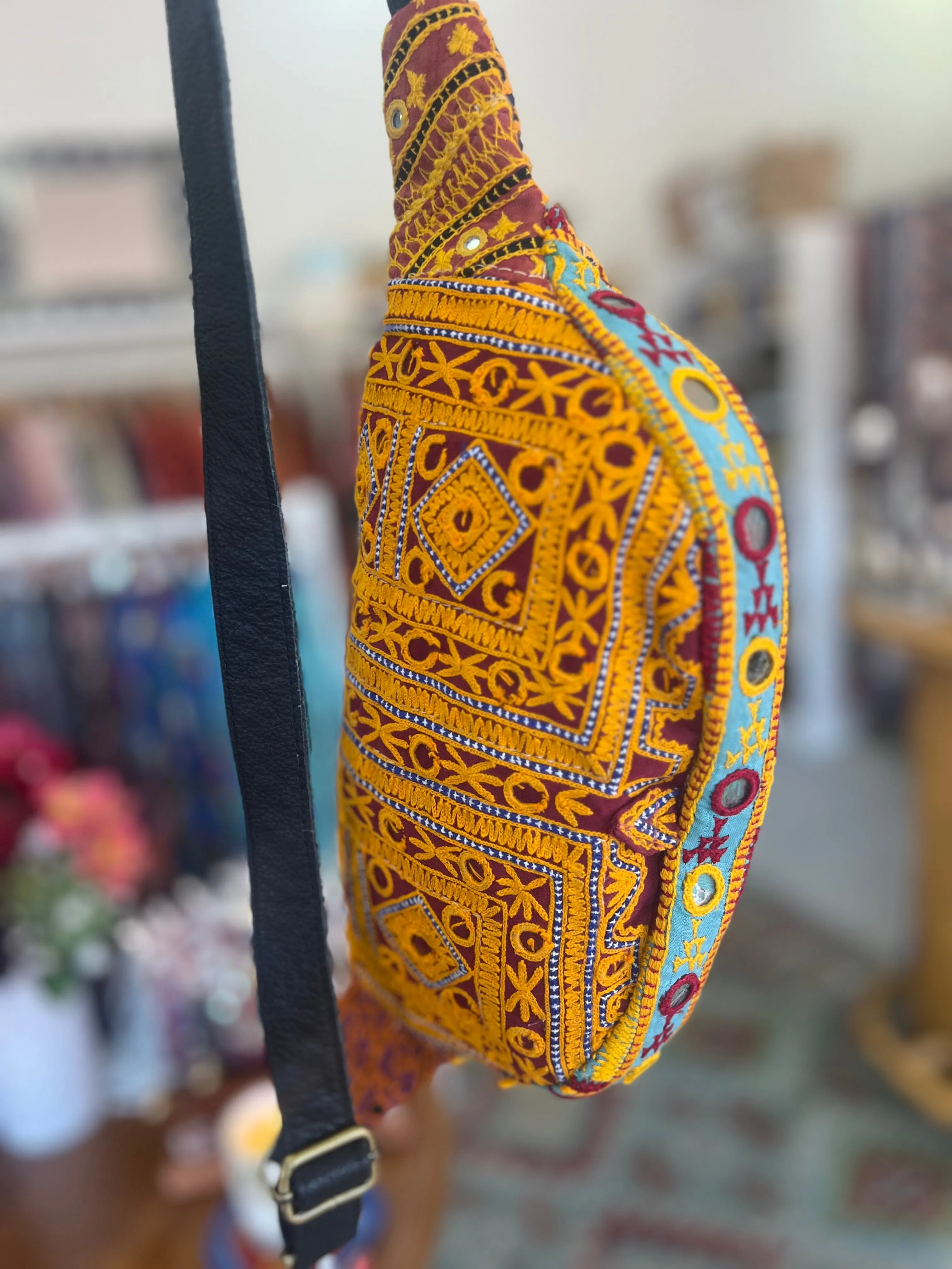 Rainbow Body bag - Mustard