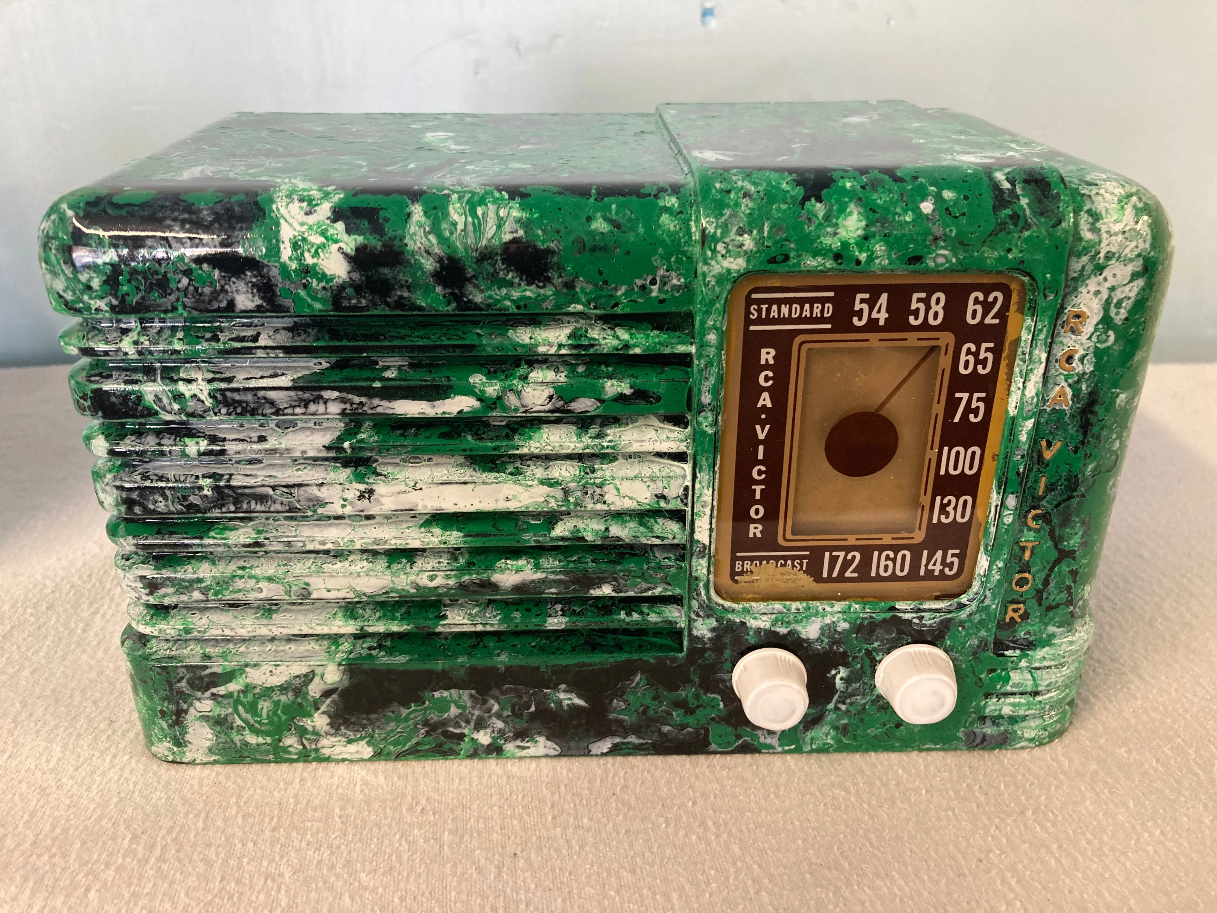 RCA Little Nipper Tube Radio With Bluetooth input.