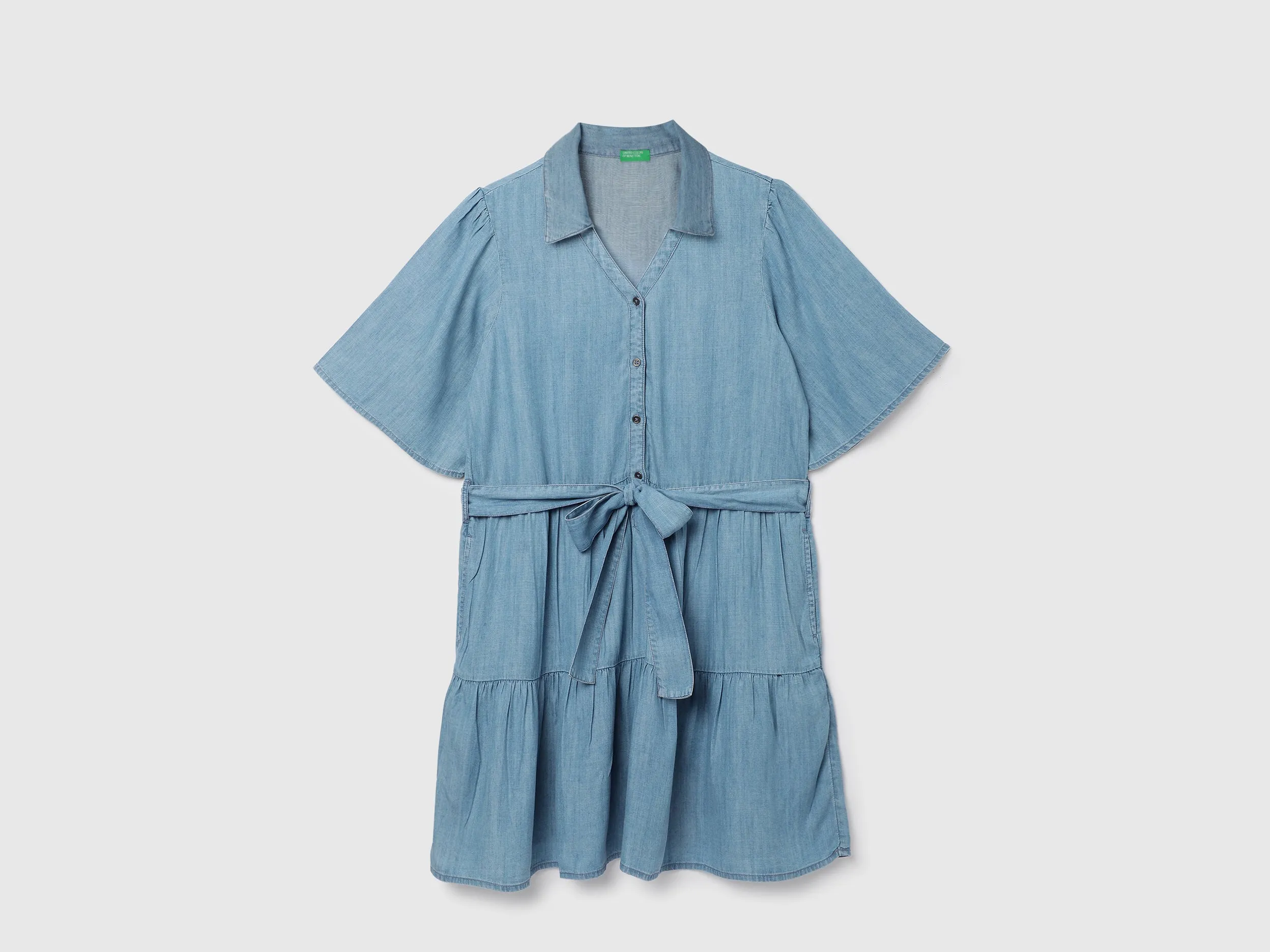 Regular Fit Spread Collar Solid Pattern Dress