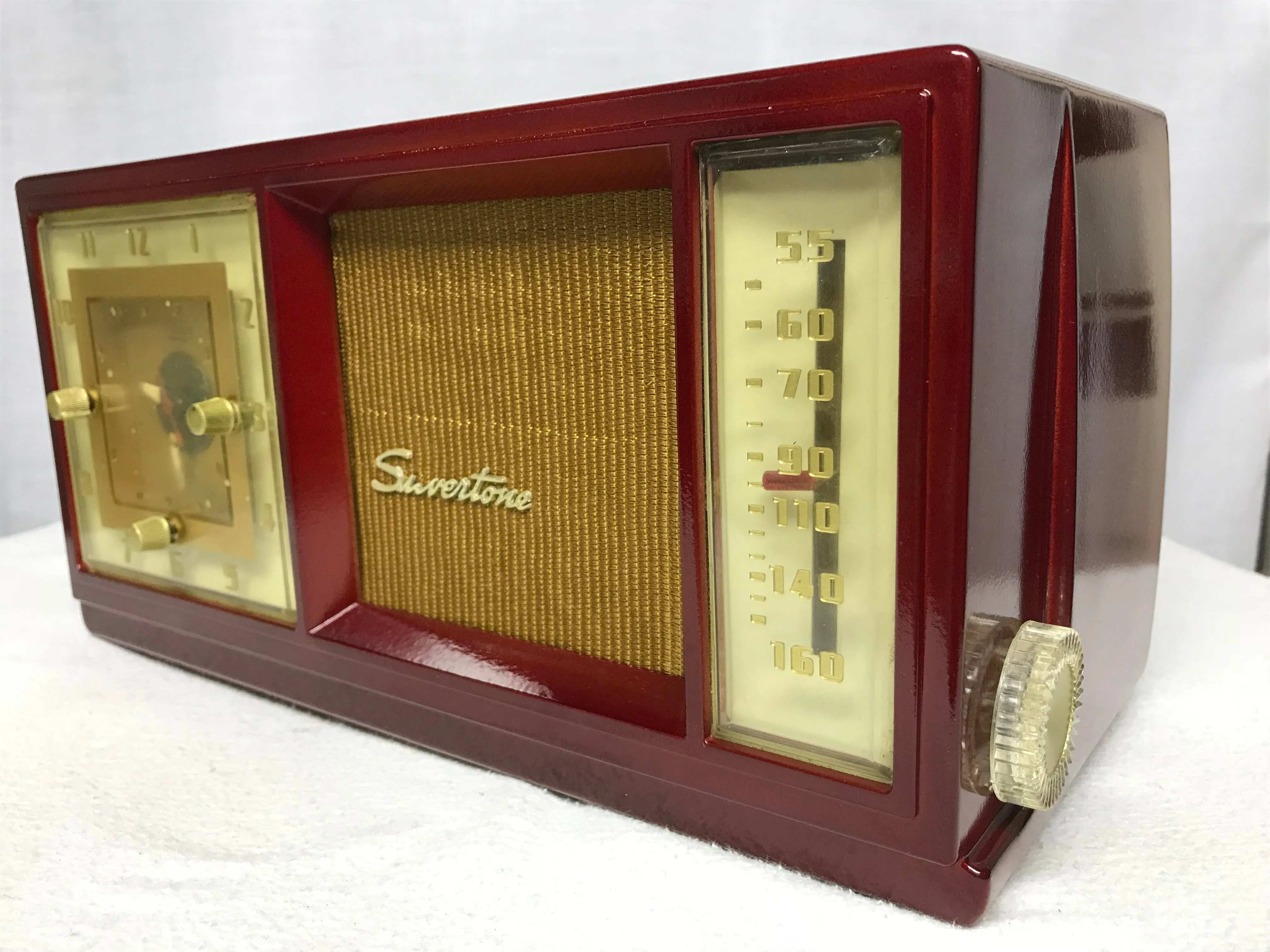 Silvertone vintage retro tube radio with iphone or bluetooth Input.