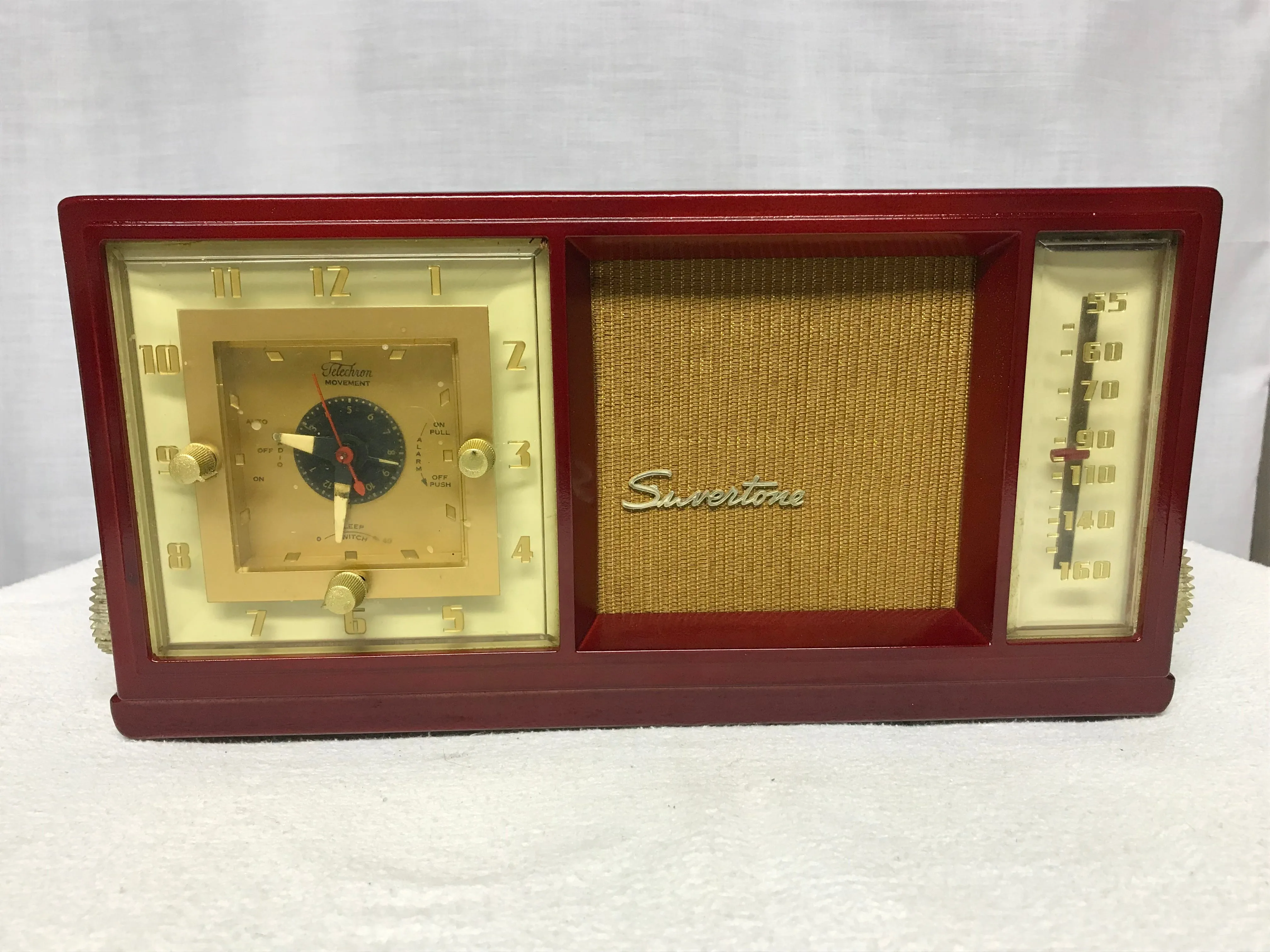 Silvertone vintage retro tube radio with iphone or bluetooth Input.