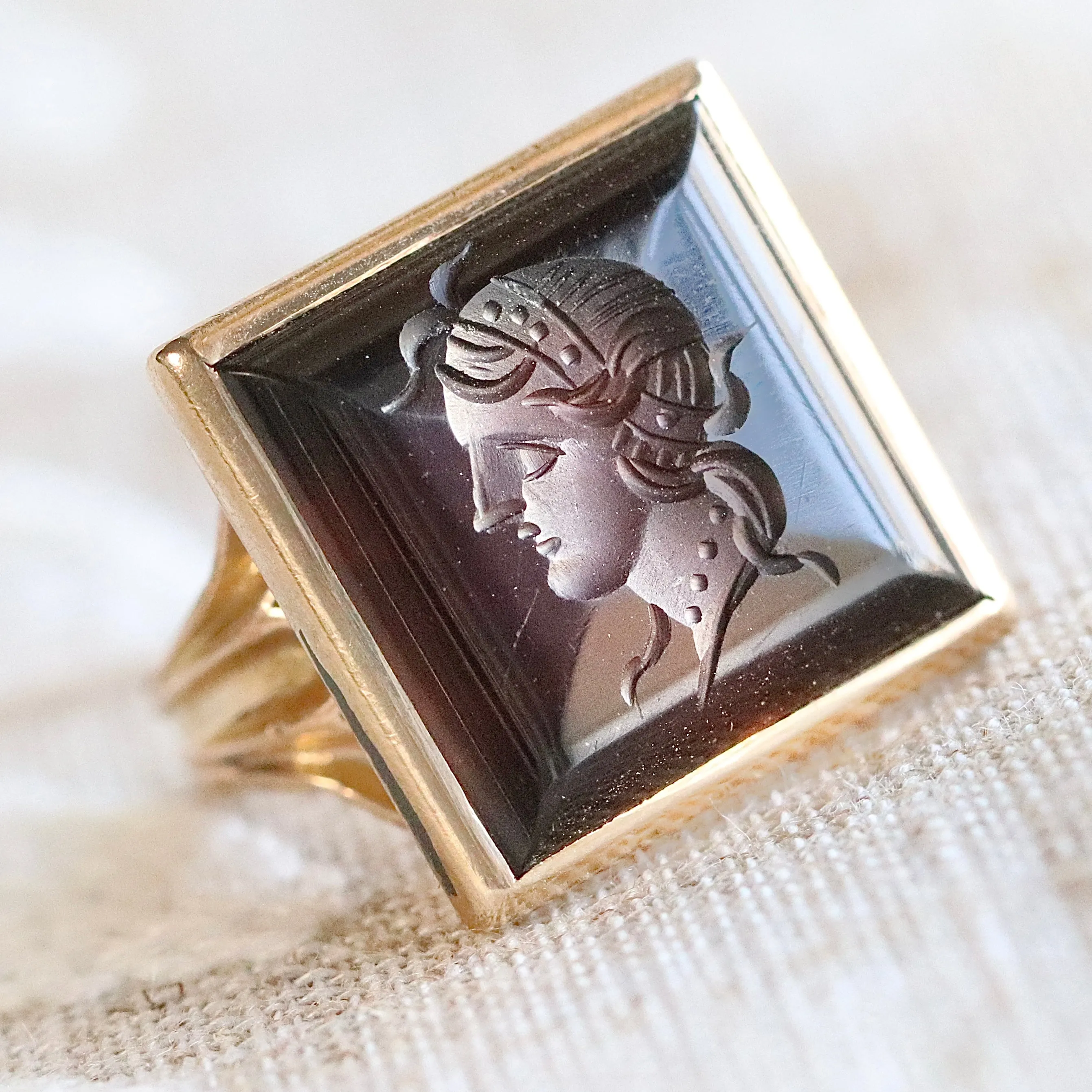 Vintage carnelian intaglio in yellow gold