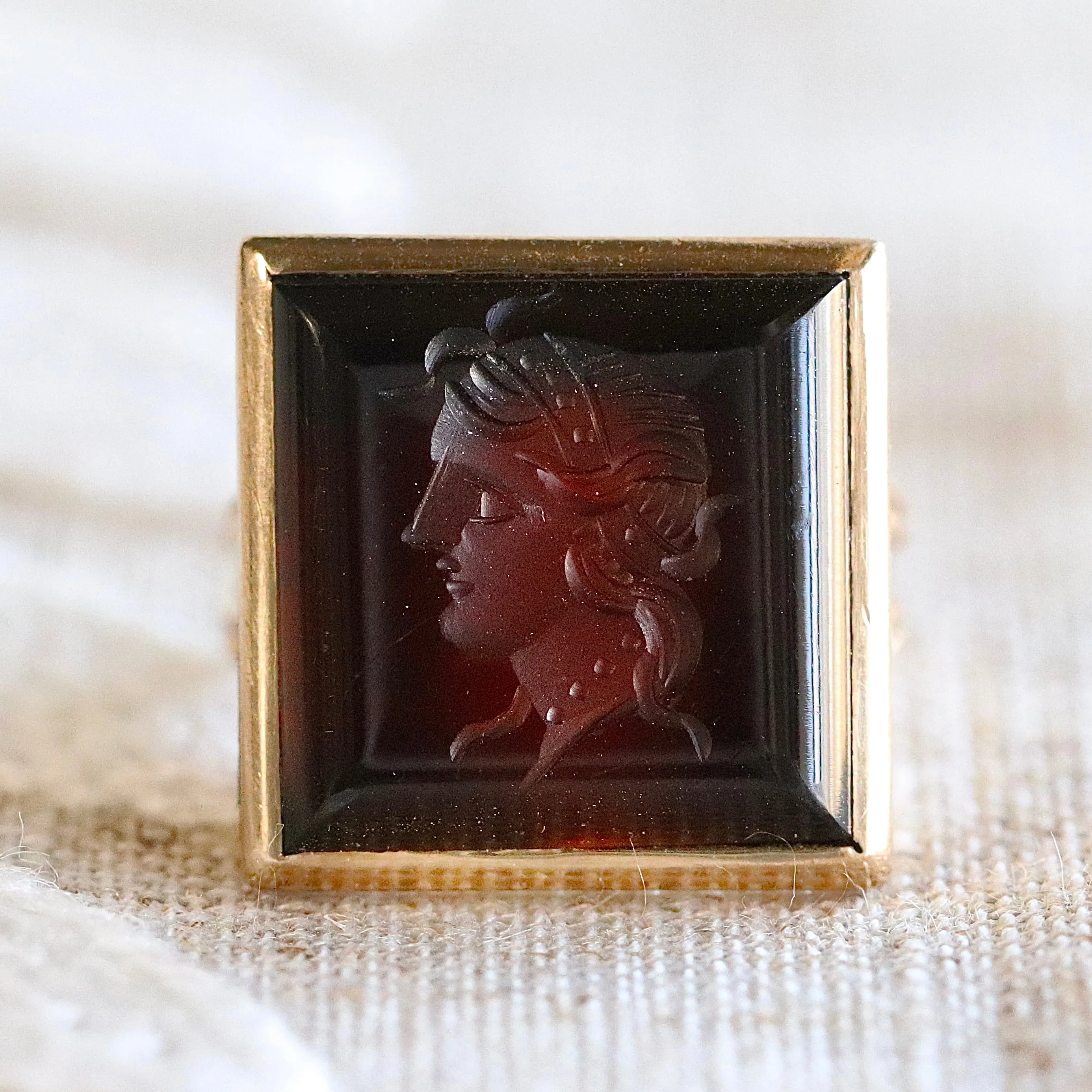 Vintage carnelian intaglio in yellow gold