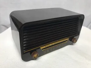 Vintage Retro Philco Tube Radio With Bluetooth Input.