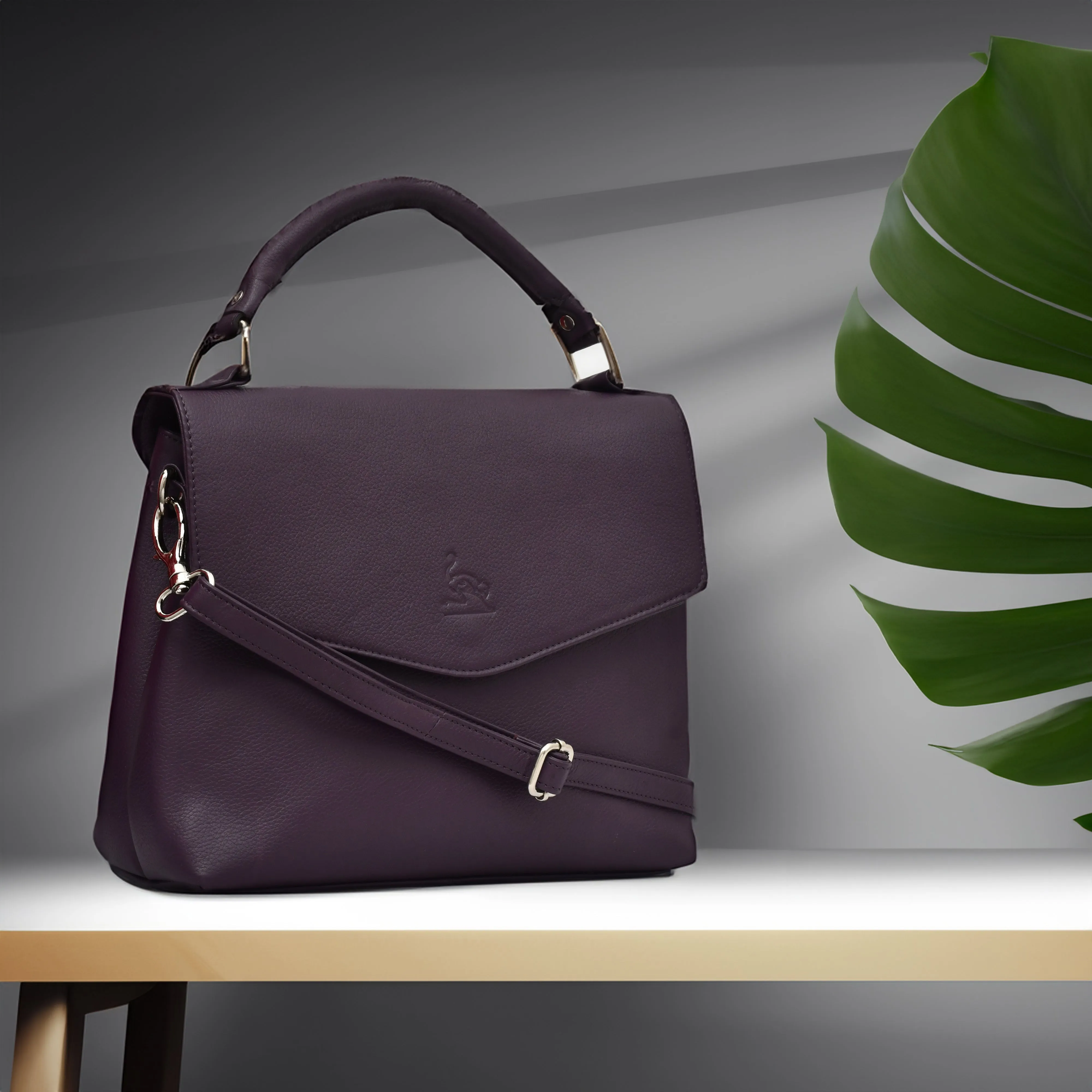 Women Medium-Size Leather Bag Style Code 3007