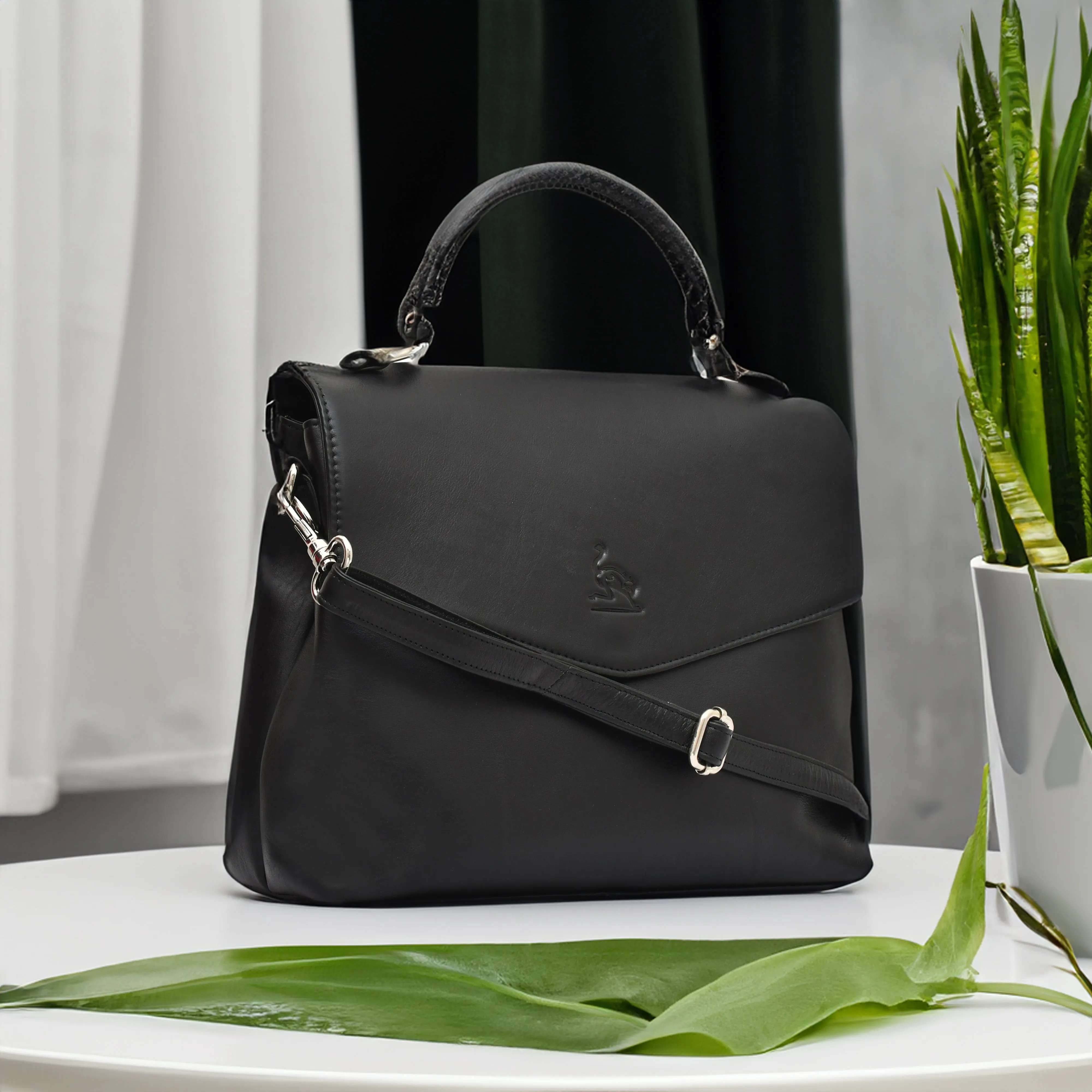 Women Medium-Size Leather Bag Style Code 3007